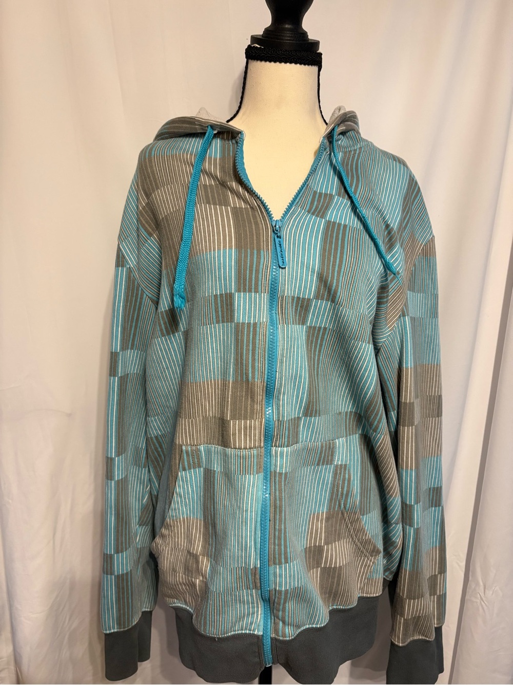 Hoodiebuddie striped women’s full zip hoodie gorpcore size XL.